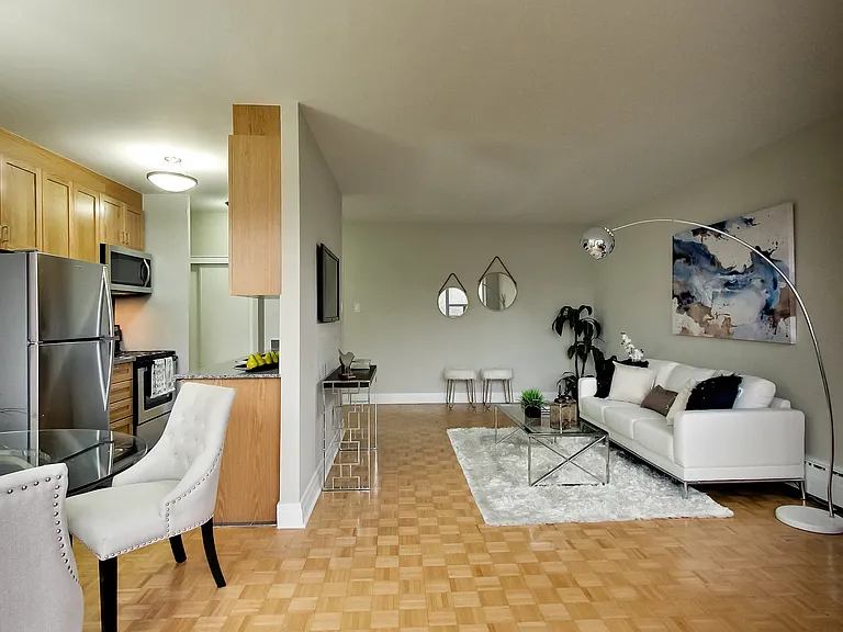 42 Glen Elm Ave #206 — Photo 32