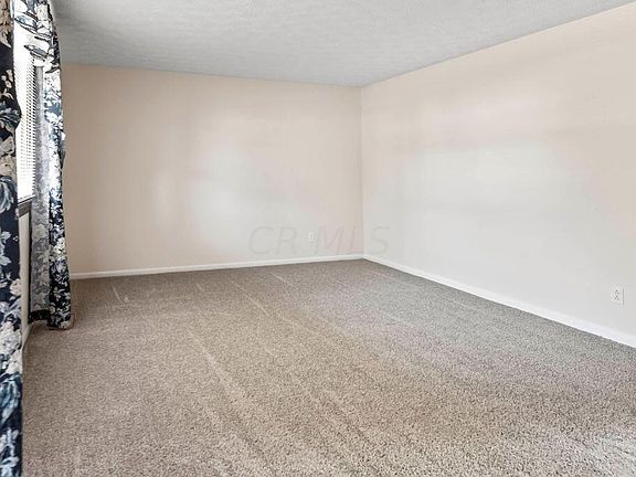 3rd image of 1235 Belle Meade Pl