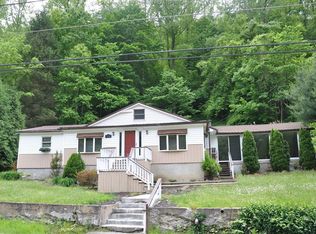1210 Seng Creek Rd, Whitesville, WV 25209