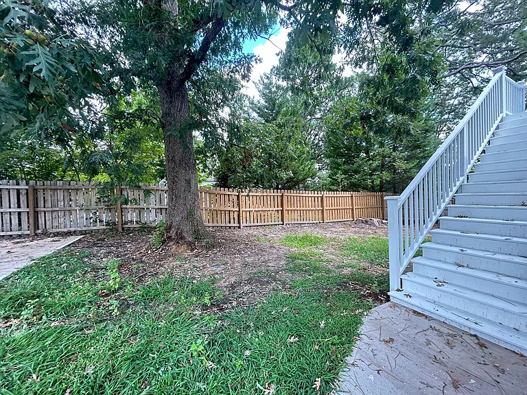 308 W Kivett St — Photo 24