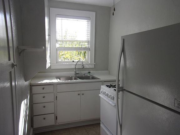 4th image of 250 11th Ave NE APT 26