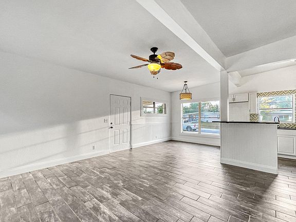2nd image of 206 Flamingo Dr