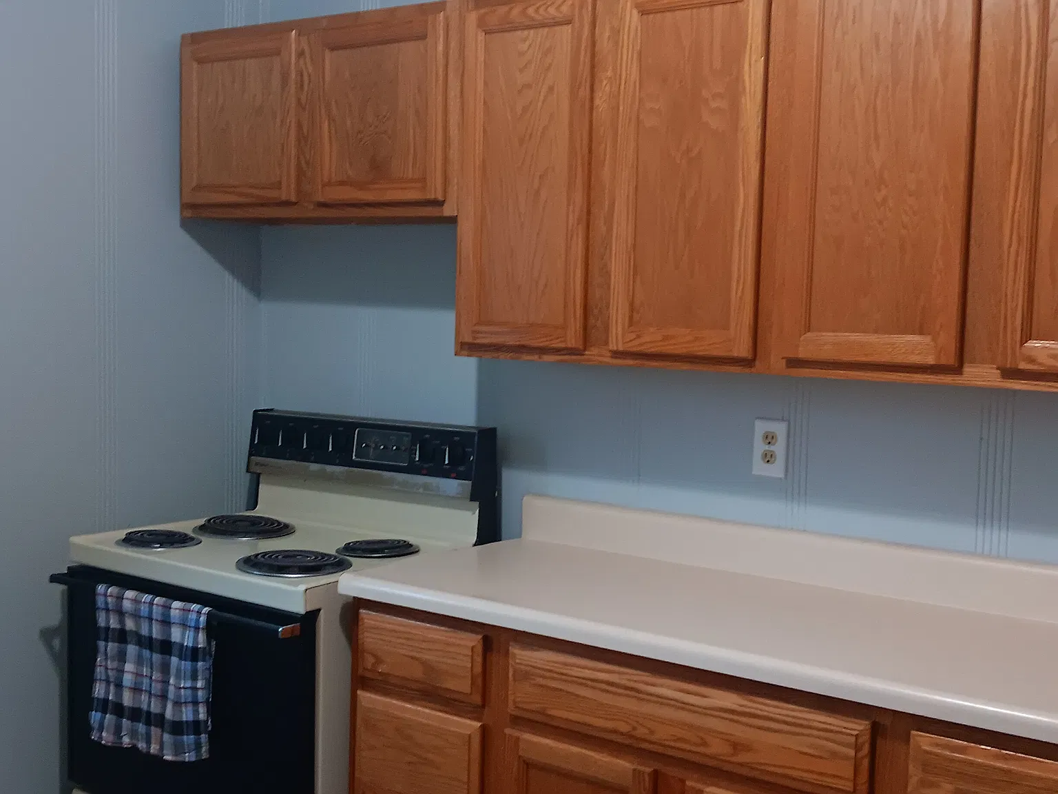 3 bed, 1100 sqft, $1,200 — Photo 2