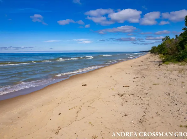 500 Blue Star Hwy, South Haven, MI 49090