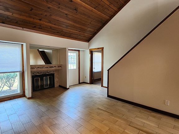 2nd image of 6364 Chippenhook Ct #6364