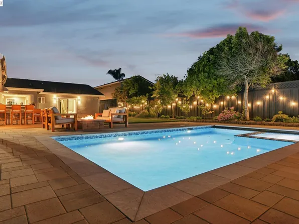 7799 Hermitage Ave, Newark, CA 94560