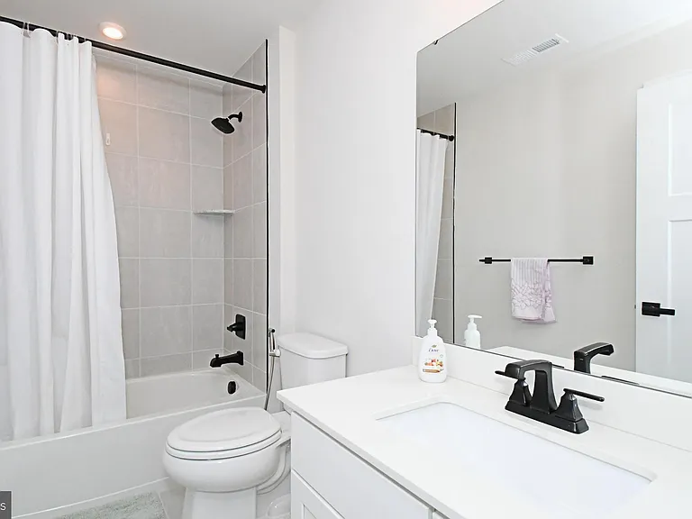 500 Sterling Dr — Photo 39