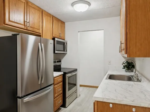 3399 Kent St APT 211, Shoreview, MN 55126