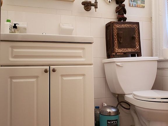 5th image of 140 E 17th St APT 1H