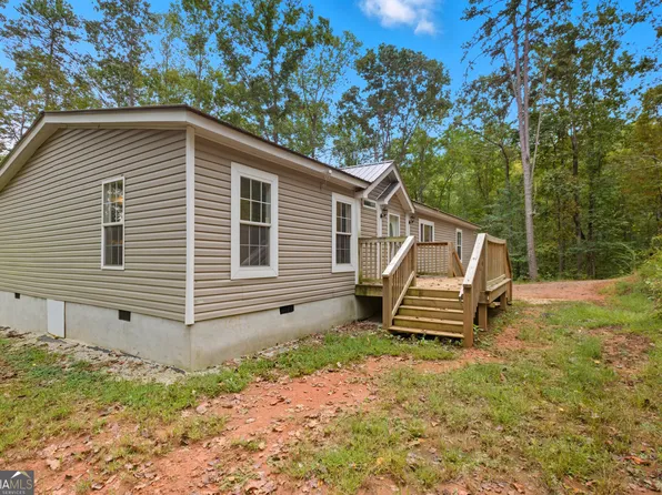 567 Cherokee Rd, Toccoa, GA 30577