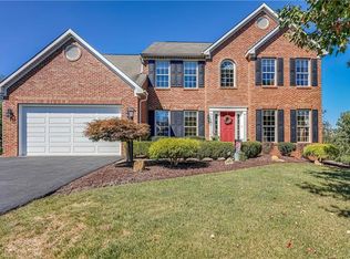 7510 Pine Creek Dr, Bridgeville, PA 15017