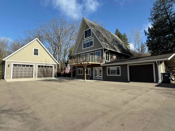 W4302 W Nabor Rd, Cecil, WI 54111