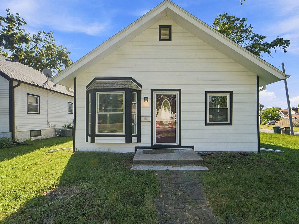 1st image of 436 1st St