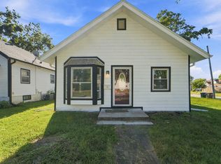 436 1st St, West Des Moines, IA 50265