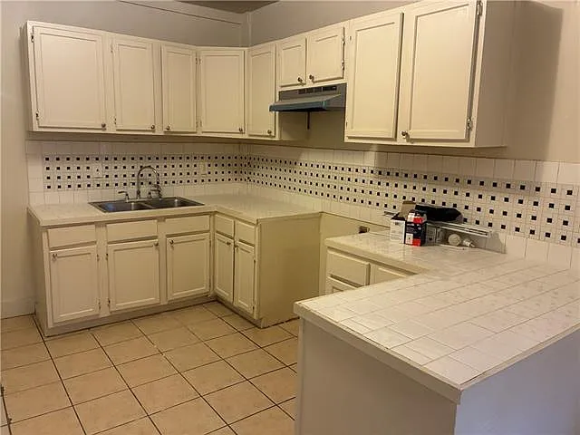 2 bed, 1.0 bath, 1039 sqft, $1,200 — Photo 3