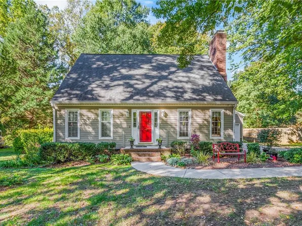 514 Edinburgh Dr, Burlington, NC 27215