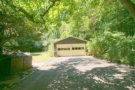 2nd image of 377 Charlton Ave