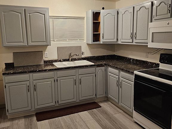 2nd image of 126 N STAPLEY Drive