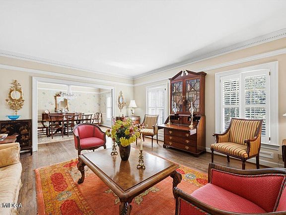 5th image of 520 Old Club Rd S