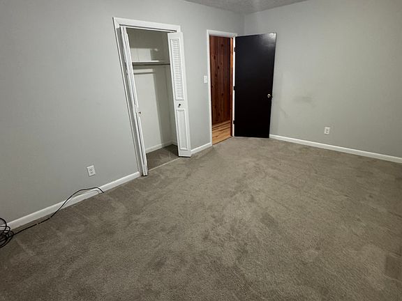 2nd image of 102 Parkview Dr