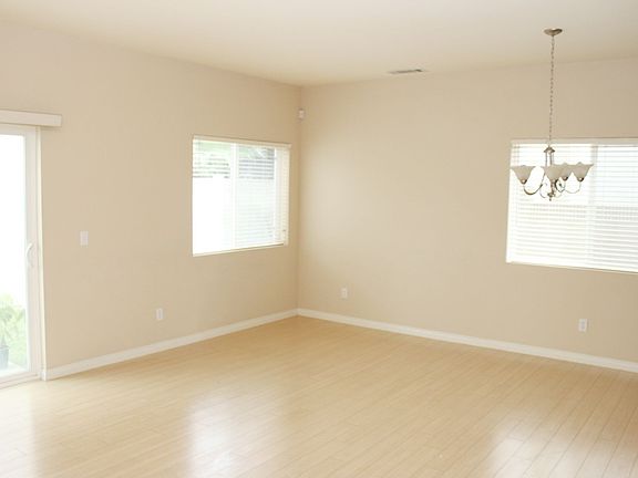 4th image of 14584 S Normandie Ave