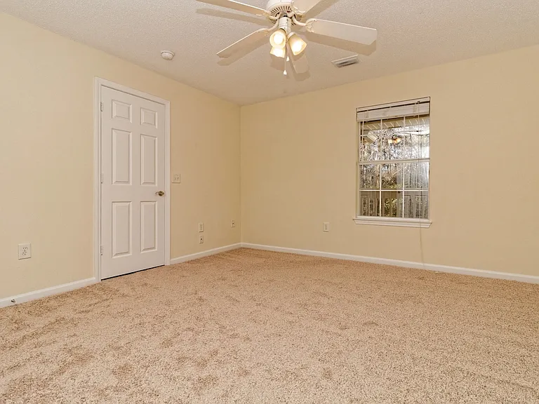 380 Marshland Rd #D28 — Photo 11