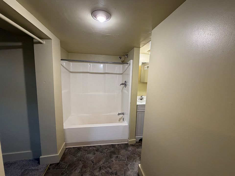 22nd image of 1112 N Gaines St