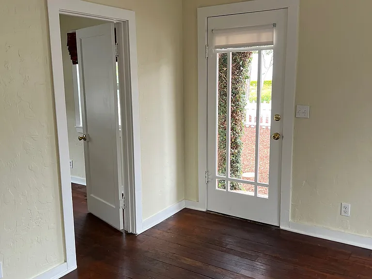 647 Fresno Ave — Photo 7