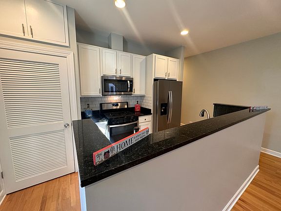 2nd image of 2451 N Clybourn Ave APT 6