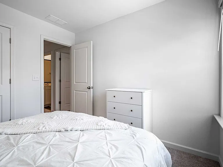 8317 Hunters Grove Rd — Photo 15