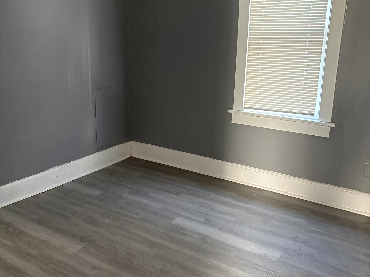 3 bed, $1,400 — Photo 2