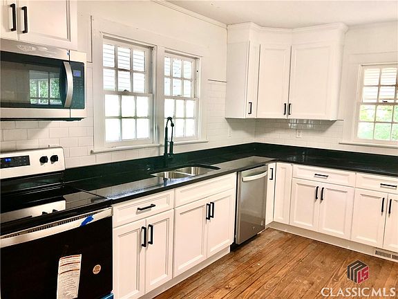 3rd image of 1740 E Broad Street