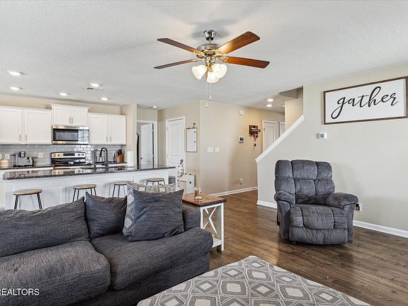 4th image of 9412 Trout Lily Ln