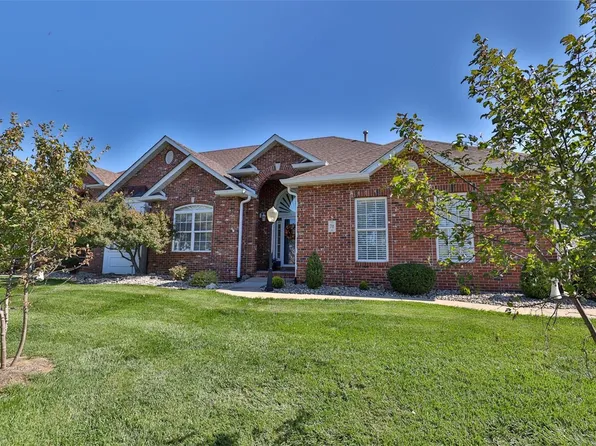 78 Ginger Creek Pkwy, Glen Carbon, IL 62034