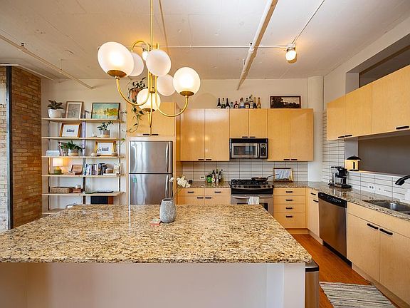 3rd image of 290 Market St Unit 608