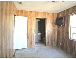 4th image of 4910 Albert Dr
