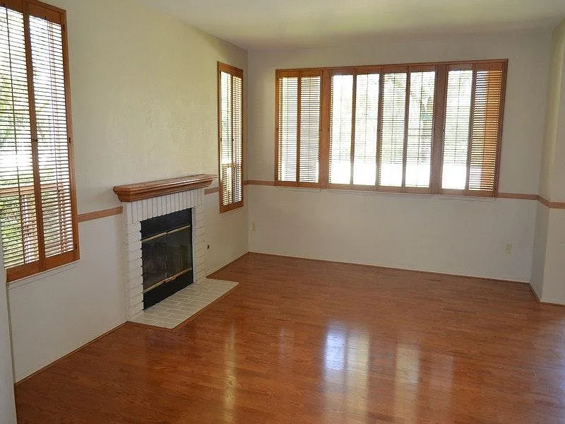 2 bed, 1280 sqft, $2,950 — Photo 3
