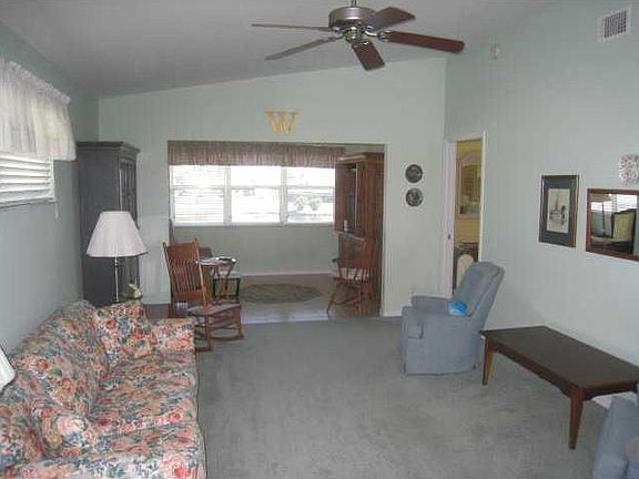 3rd image of 620 E Lake Jasmine Cir Unit 620-202