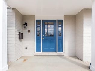 7 Woodstock Ave, Clarendon Hills, IL 60514