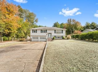 135 Rustic Rd, East Walpole, MA 02032