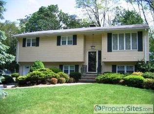 218 9th St, Piscataway, NJ 08854
