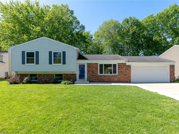 26943 Southwood Ln, Olmsted Township, OH 44138