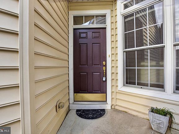 5th image of 676 Sorrell Cir