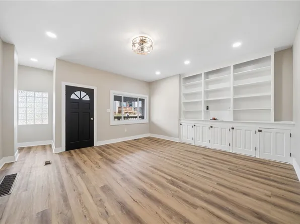 2636 Cobden St S, Pittsburgh, PA 15203