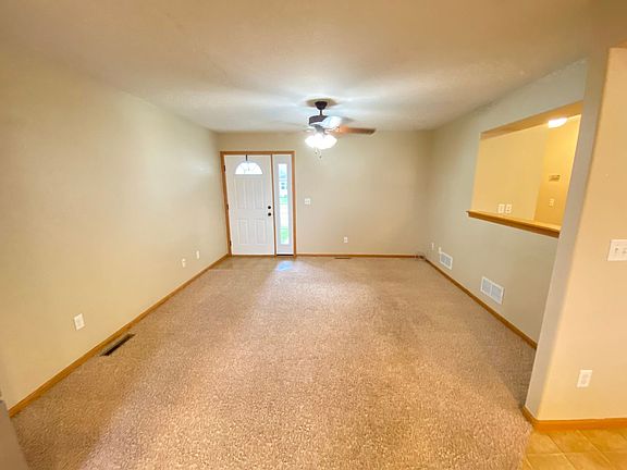 3rd image of 1029 Amelia Dr Unit 4