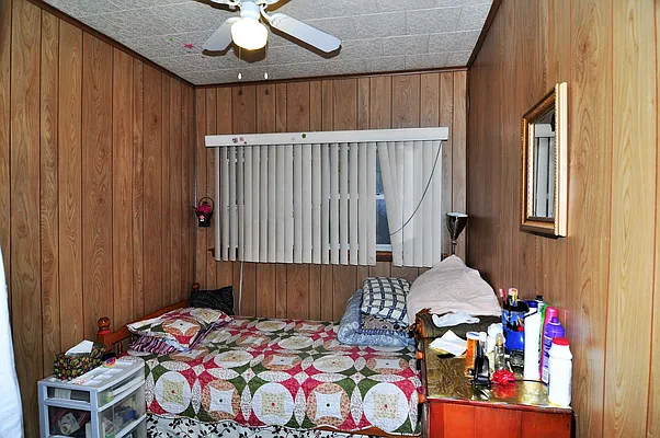 Sold by CENTURY 21 Sunny Gardens Realty, Inc. | media 42