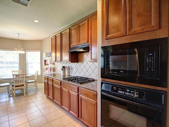 5th image of 4231 Stoney Knoll Ln