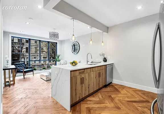 4th image of 342 Chauncey St #342E