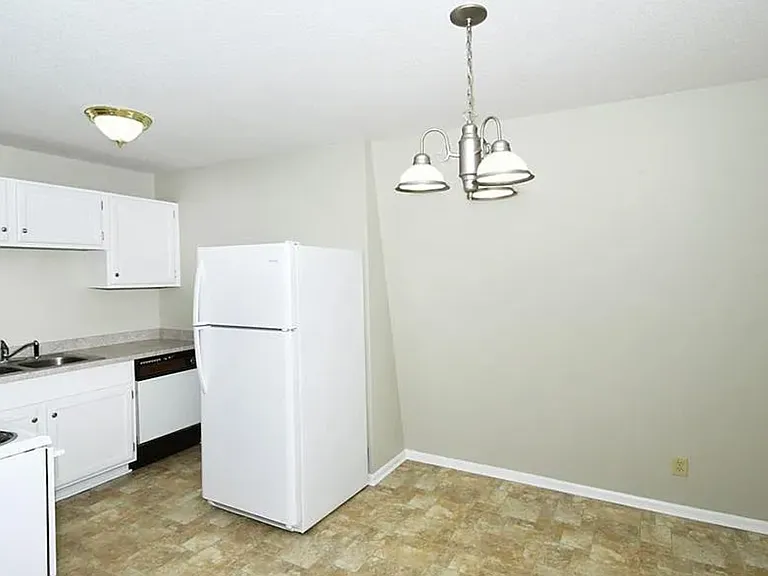 3812 Country Club Rd #I — Photo 11