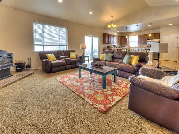 5th image of 1501 Lindsay Ln